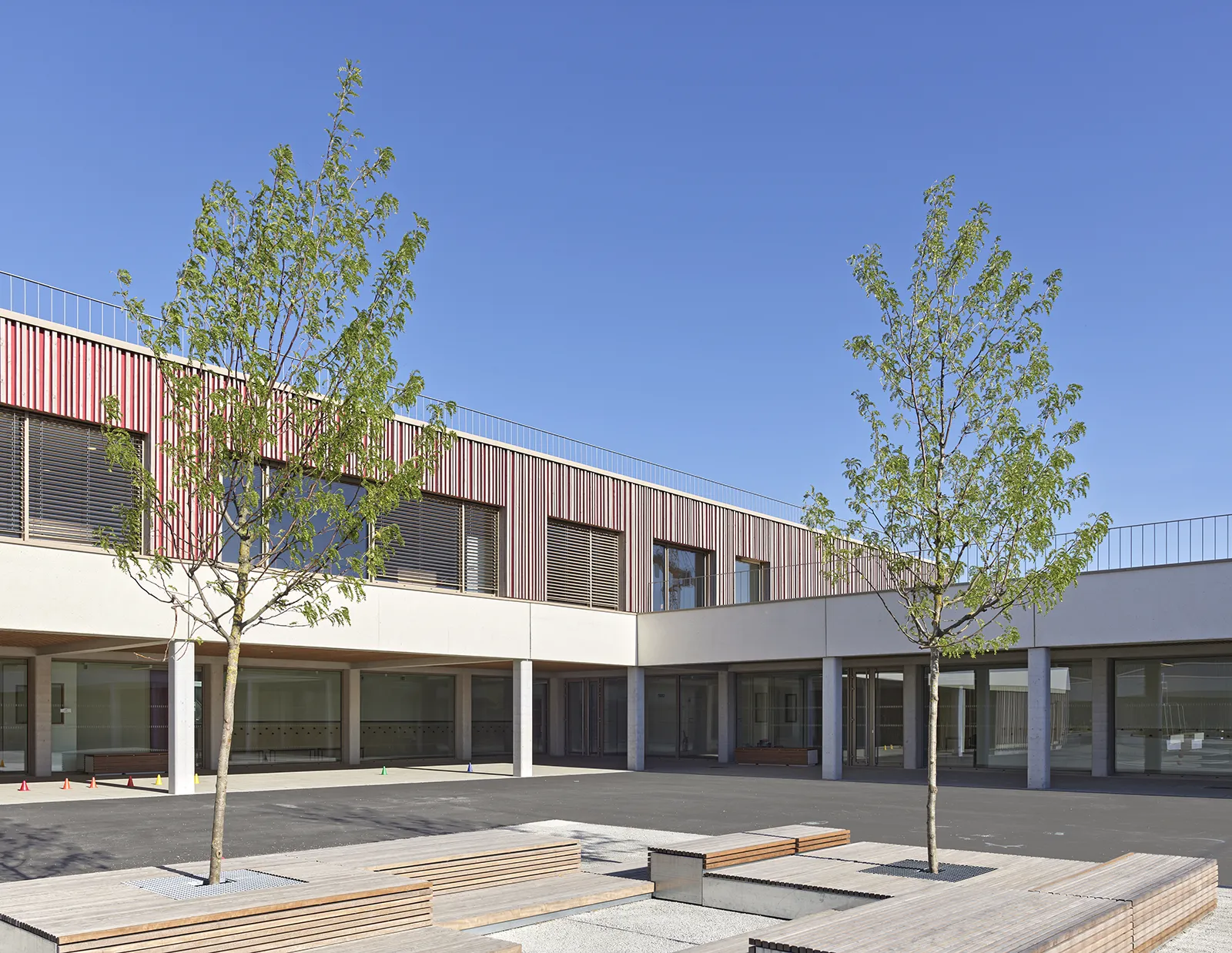 Vue de l’aile élémentaire du groupe scolaire Chanteloup à Moissy-Cramayel