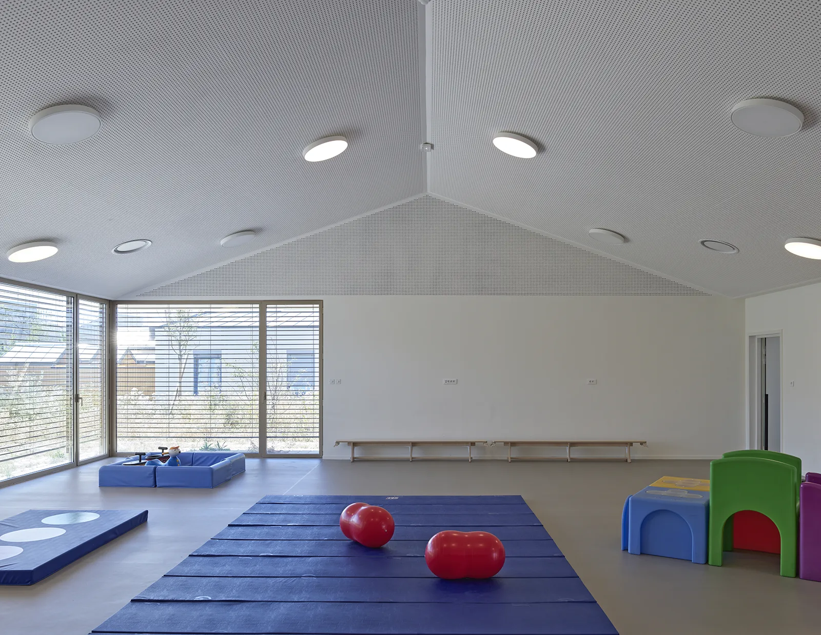 Vue de la salle de motricité maternelle du groupe scolaire Chanteloup à Moissy-Cramayel